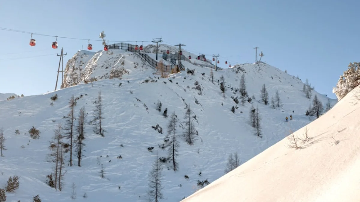 snow covered mountain during daytime